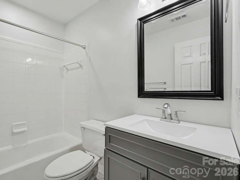 14546 Waterside Drive, Charlotte, NC 28278.  MLS# CAR4423236, YatesRealty ID 50546. 