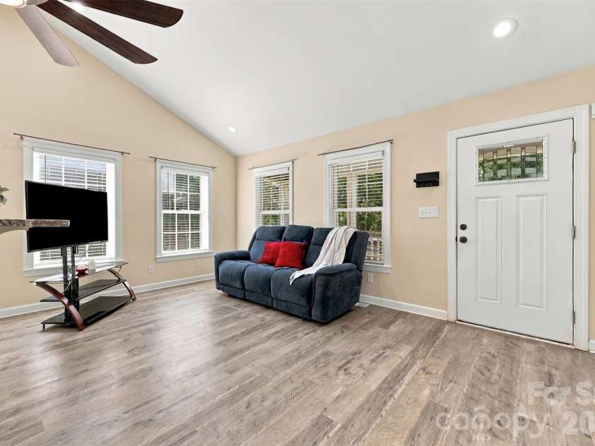 1218 Calhoun Street, Rock Hill, SC 29732.  MLS# CAR4423686, YatesRealty ID 50547. 