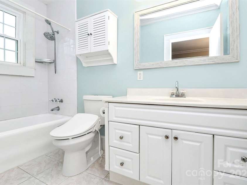 106 Patrick Street, Gastonia, NC 28054.  MLS# CAR4211369, YatesRealty ID 5055. Full bathroom located on 2nd floor.