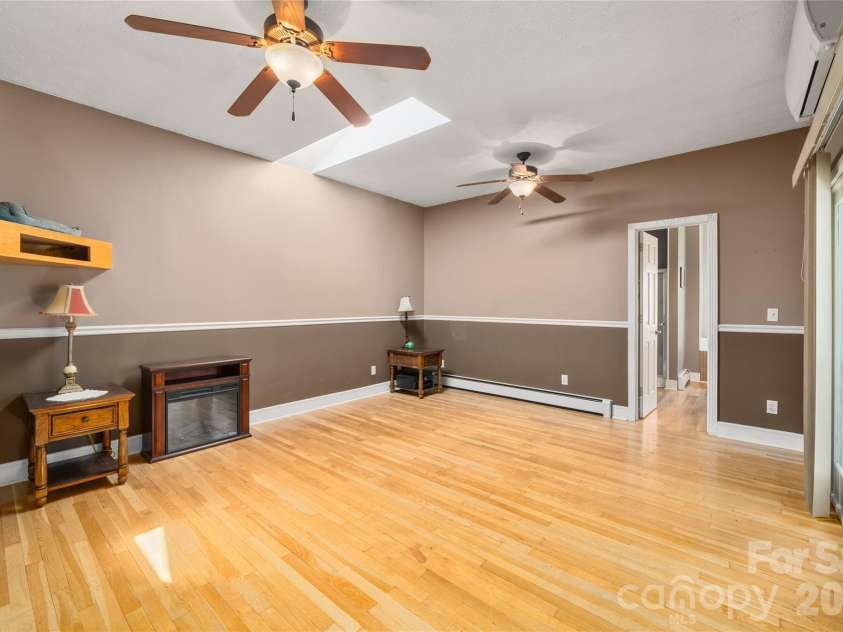 22 Dogwood Circle, Burnsville, NC 28714.  MLS# CAR4402092, YatesRealty ID 50551. 