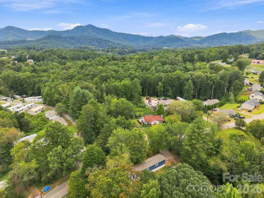 146 & 148 Bradshaw Circle, Candler, NC 28715.  MLS# CAR4424703, YatesRealty ID 50552. 
