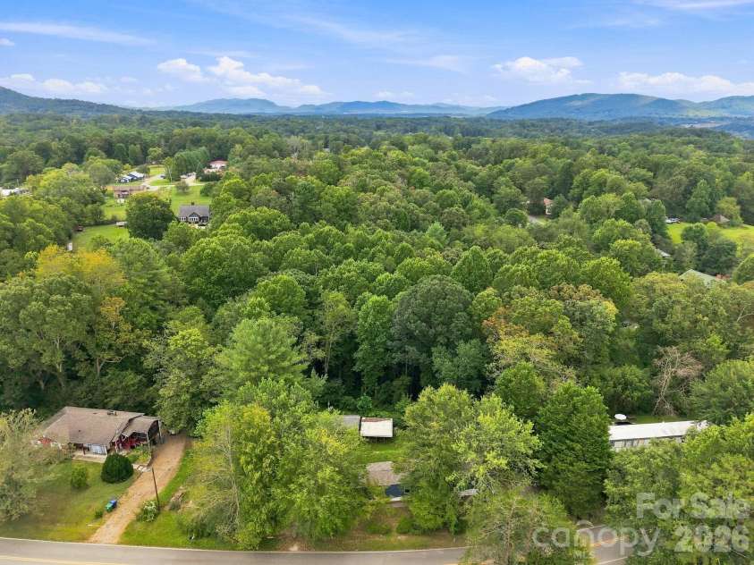 146 & 148 Bradshaw Circle, Candler, NC 28715.  MLS# CAR4424703, YatesRealty ID 50552. Beautiful Mountain Location!