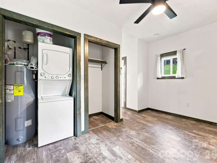 146 & 148 Bradshaw Circle, Candler, NC 28715.  MLS# CAR4424703, YatesRealty ID 50552. Laundry conveniently located