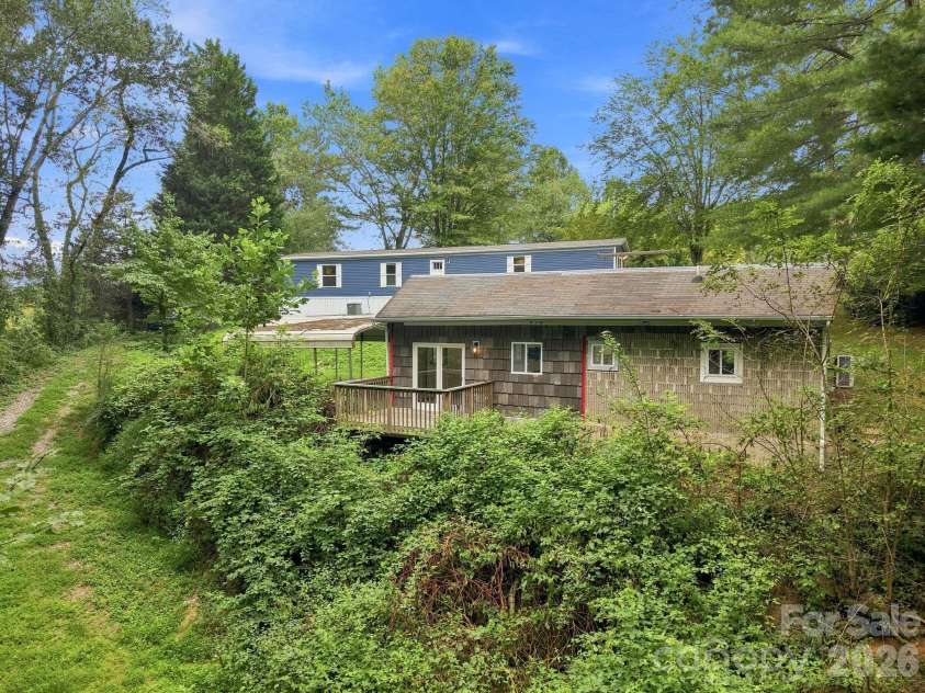 146 & 148 Bradshaw Circle, Candler, NC 28715.  MLS# CAR4424703, YatesRealty ID 50552. New Mobile and Newly Renovated Back Uni!