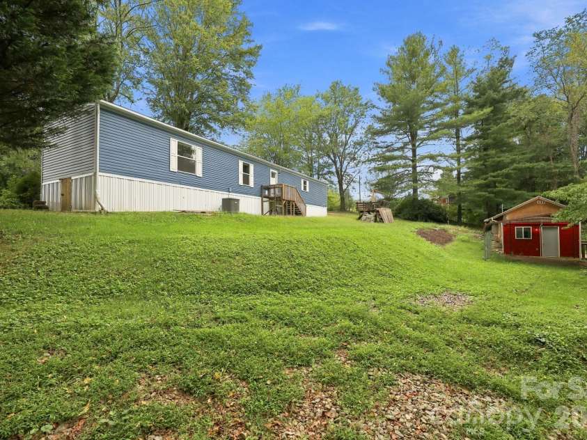 146 & 148 Bradshaw Circle, Candler, NC 28715.  MLS# CAR4424703, YatesRealty ID 50552. Two Newer Units on One Property!