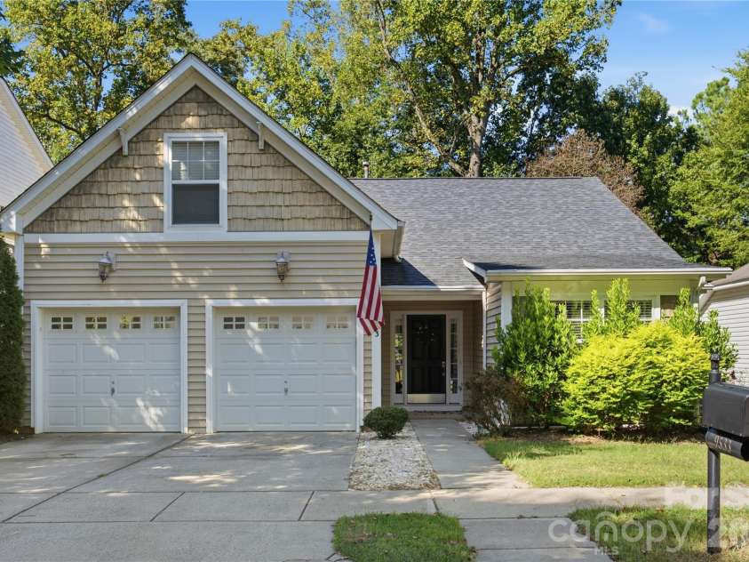 9533 Brighthaven Lane, Charlotte, NC 28214.  MLS# CAR4422080, YatesRealty ID 50553. 