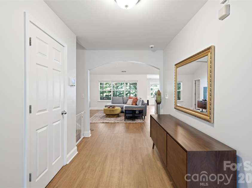 9533 Brighthaven Lane, Charlotte, NC 28214.  MLS# CAR4422080, YatesRealty ID 50553. 