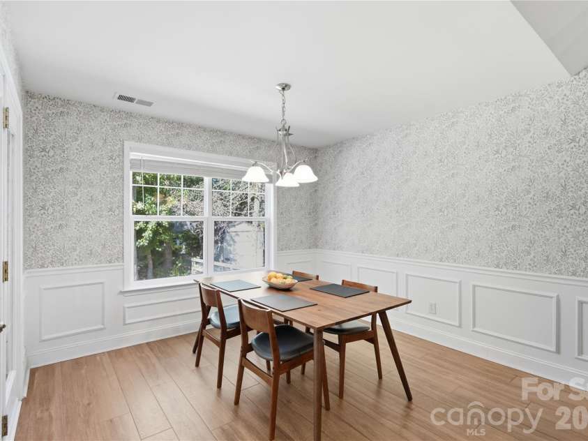 9533 Brighthaven Lane, Charlotte, NC 28214.  MLS# CAR4422080, YatesRealty ID 50553. 