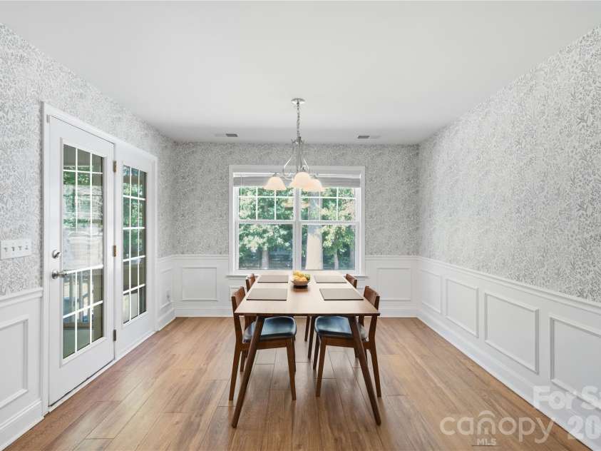 9533 Brighthaven Lane, Charlotte, NC 28214.  MLS# CAR4422080, YatesRealty ID 50553. 