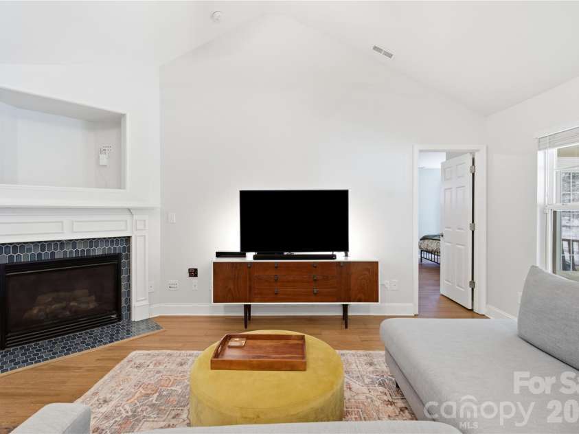 9533 Brighthaven Lane, Charlotte, NC 28214.  MLS# CAR4422080, YatesRealty ID 50553. 