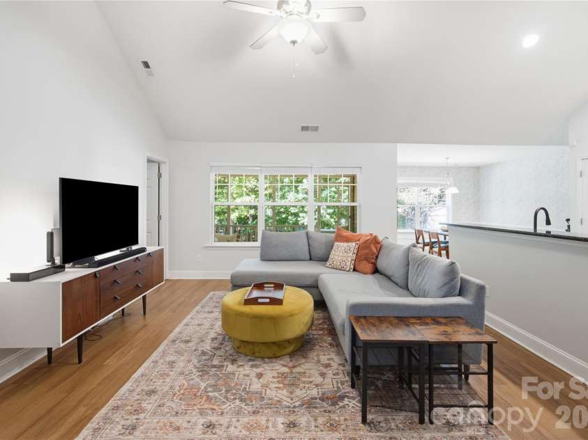9533 Brighthaven Lane, Charlotte, NC 28214.  MLS# CAR4422080, YatesRealty ID 50553. 
