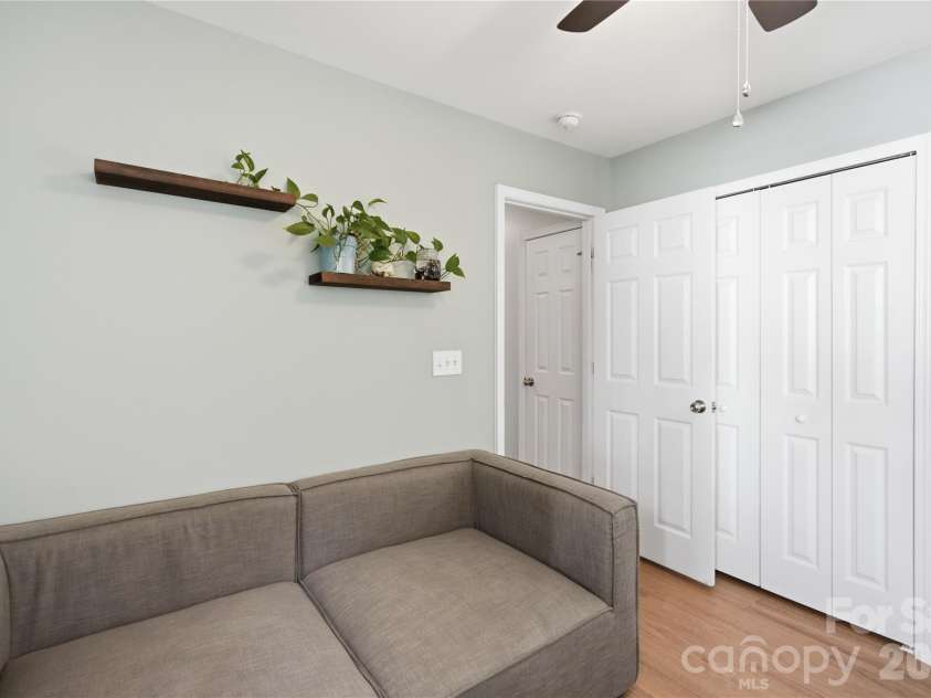 9533 Brighthaven Lane, Charlotte, NC 28214.  MLS# CAR4422080, YatesRealty ID 50553. 