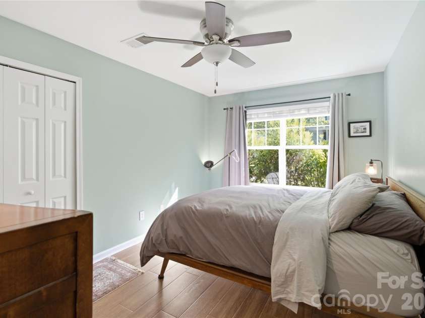 9533 Brighthaven Lane, Charlotte, NC 28214.  MLS# CAR4422080, YatesRealty ID 50553. 