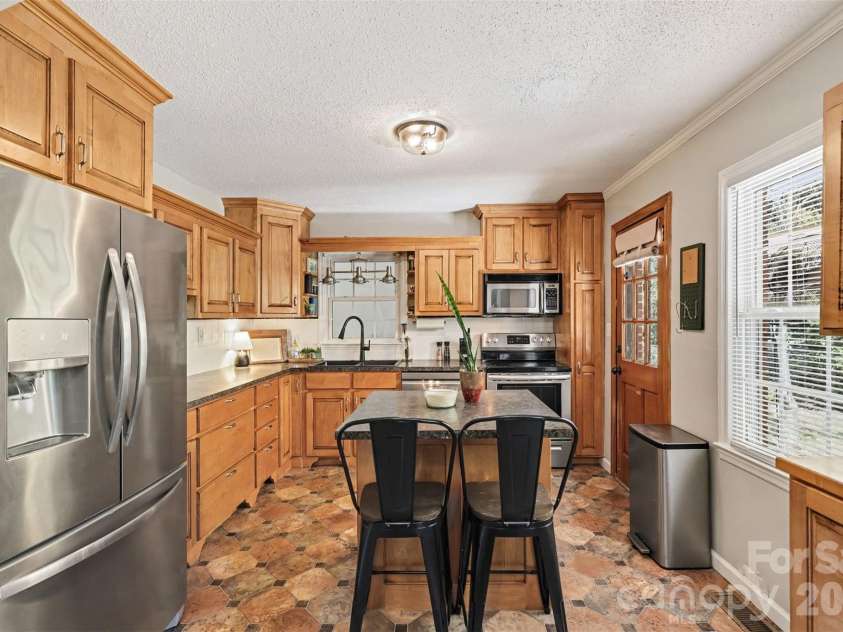 105 Marine Drive, Pineville, NC 28134.  MLS# CAR4423680, YatesRealty ID 50554. 