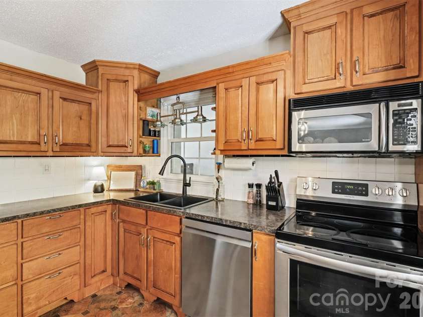 105 Marine Drive, Pineville, NC 28134.  MLS# CAR4423680, YatesRealty ID 50554. 