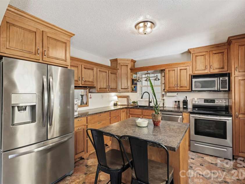 105 Marine Drive, Pineville, NC 28134.  MLS# CAR4423680, YatesRealty ID 50554. 