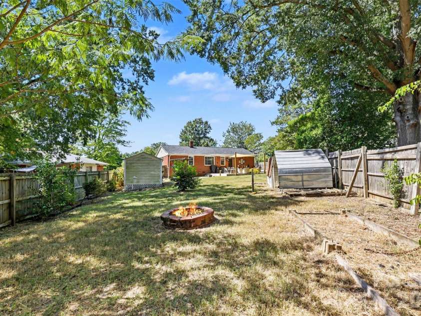 105 Marine Drive, Pineville, NC 28134.  MLS# CAR4423680, YatesRealty ID 50554. 