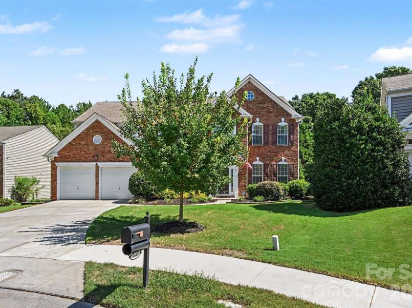 9538 Linden Tree Lane, Charlotte, NC 28277.  MLS# CAR4421584, YatesRealty ID 50556. 