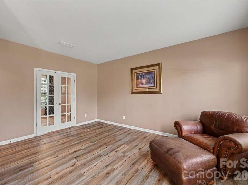 9538 Linden Tree Lane, Charlotte, NC 28277.  MLS# CAR4421584, YatesRealty ID 50556. 