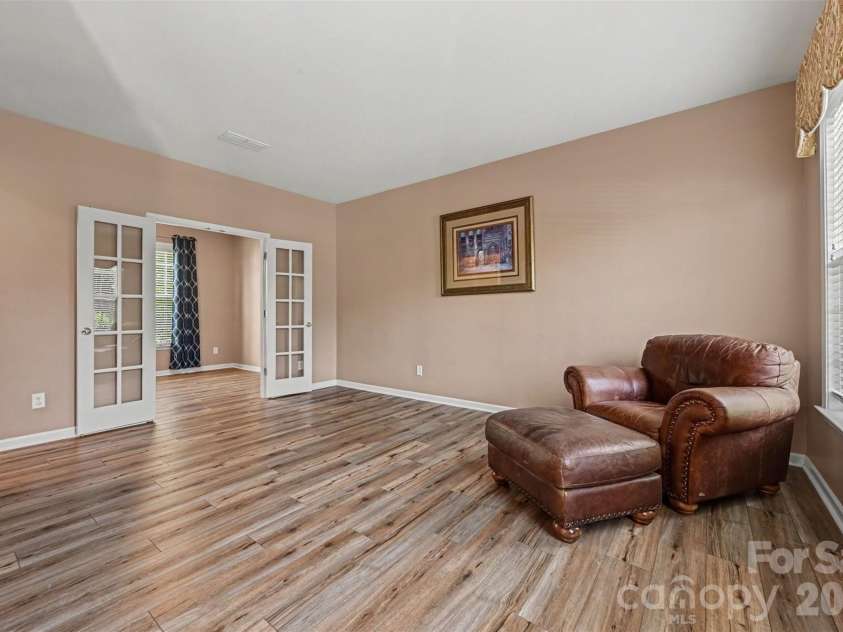 9538 Linden Tree Lane, Charlotte, NC 28277.  MLS# CAR4421584, YatesRealty ID 50556. 