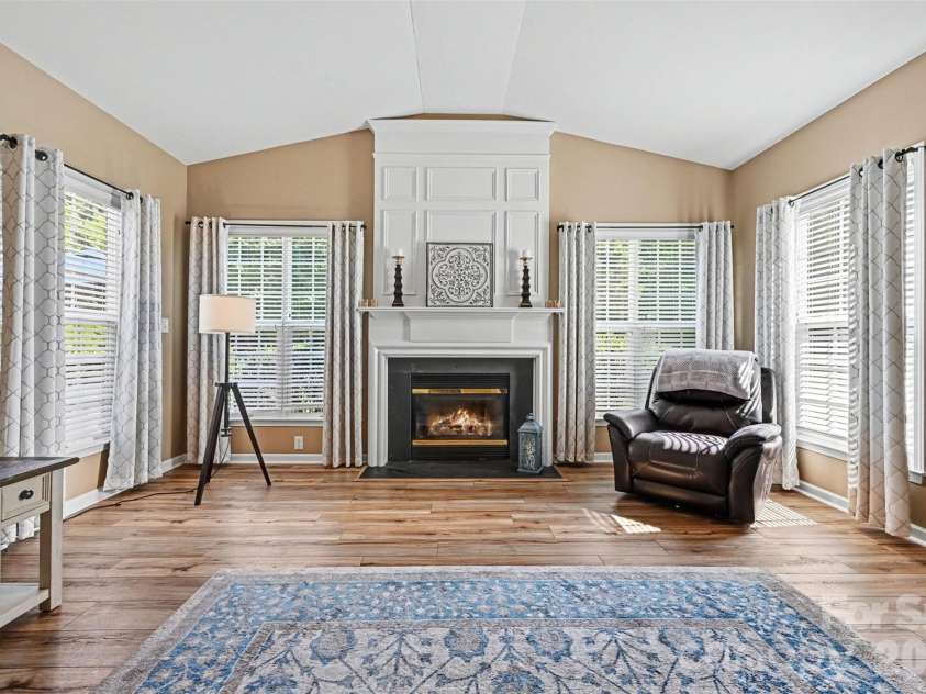 9538 Linden Tree Lane, Charlotte, NC 28277.  MLS# CAR4421584, YatesRealty ID 50556. 
