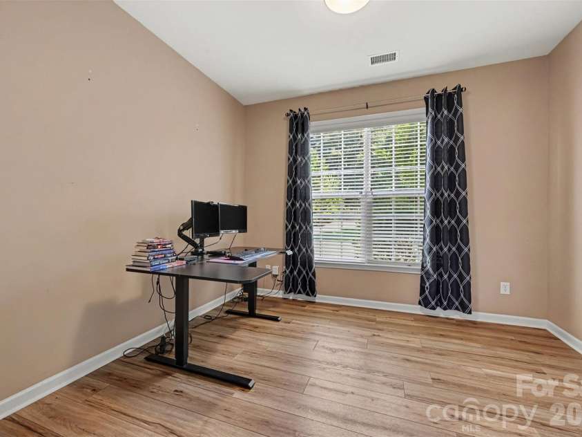 9538 Linden Tree Lane, Charlotte, NC 28277.  MLS# CAR4421584, YatesRealty ID 50556. 