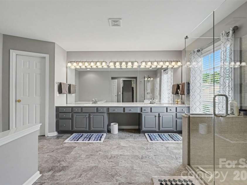 9538 Linden Tree Lane, Charlotte, NC 28277.  MLS# CAR4421584, YatesRealty ID 50556. 