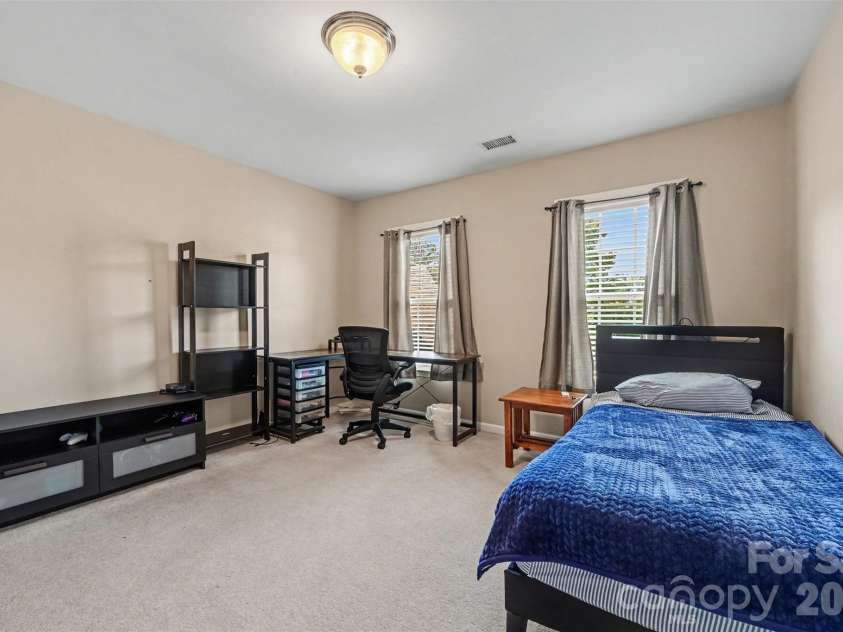 9538 Linden Tree Lane, Charlotte, NC 28277.  MLS# CAR4421584, YatesRealty ID 50556. 