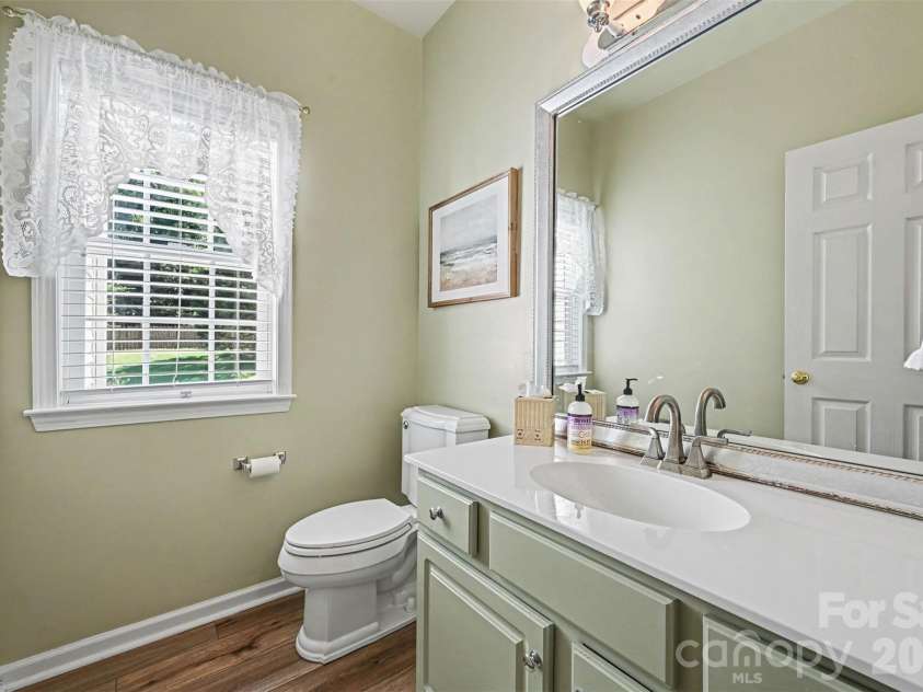 9538 Linden Tree Lane, Charlotte, NC 28277.  MLS# CAR4421584, YatesRealty ID 50556. 
