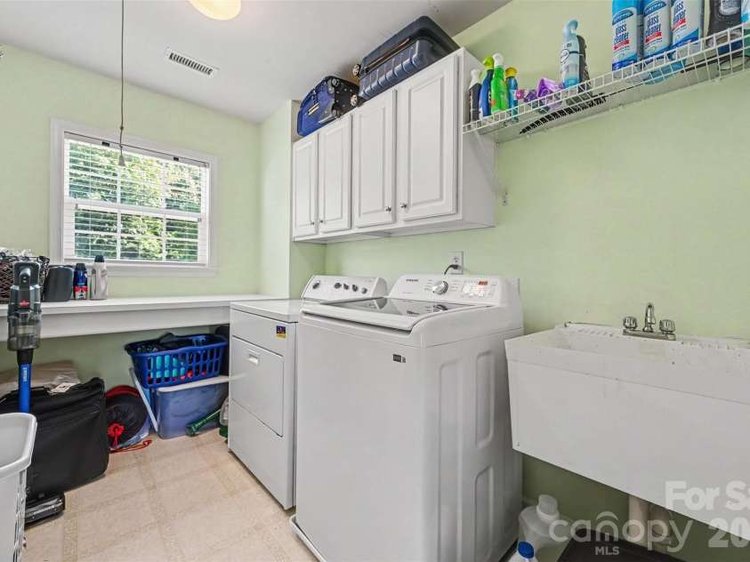 9538 Linden Tree Lane, Charlotte, NC 28277.  MLS# CAR4421584, YatesRealty ID 50556. 