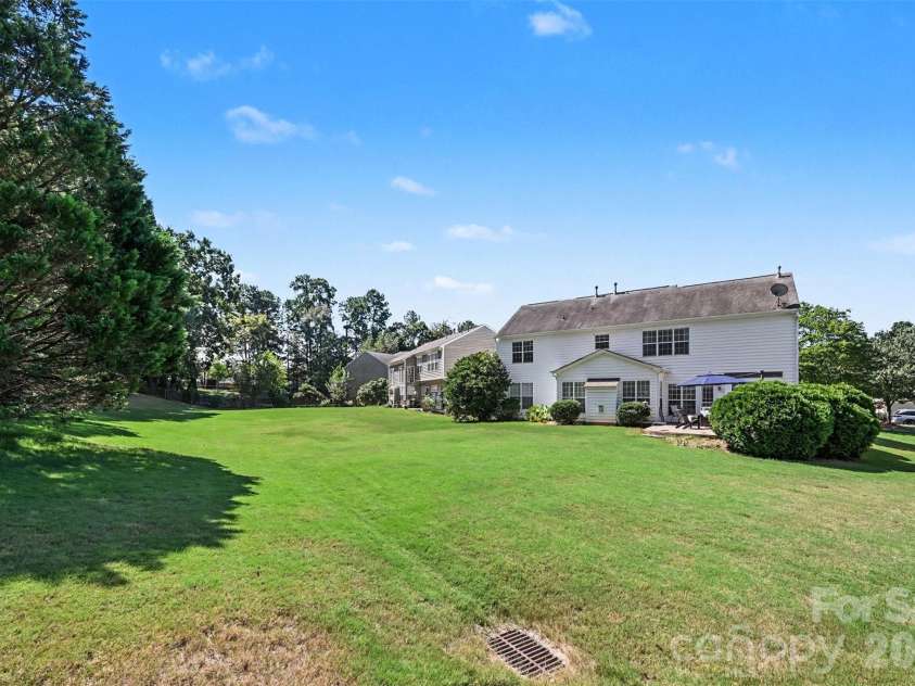 9538 Linden Tree Lane, Charlotte, NC 28277.  MLS# CAR4421584, YatesRealty ID 50556. 