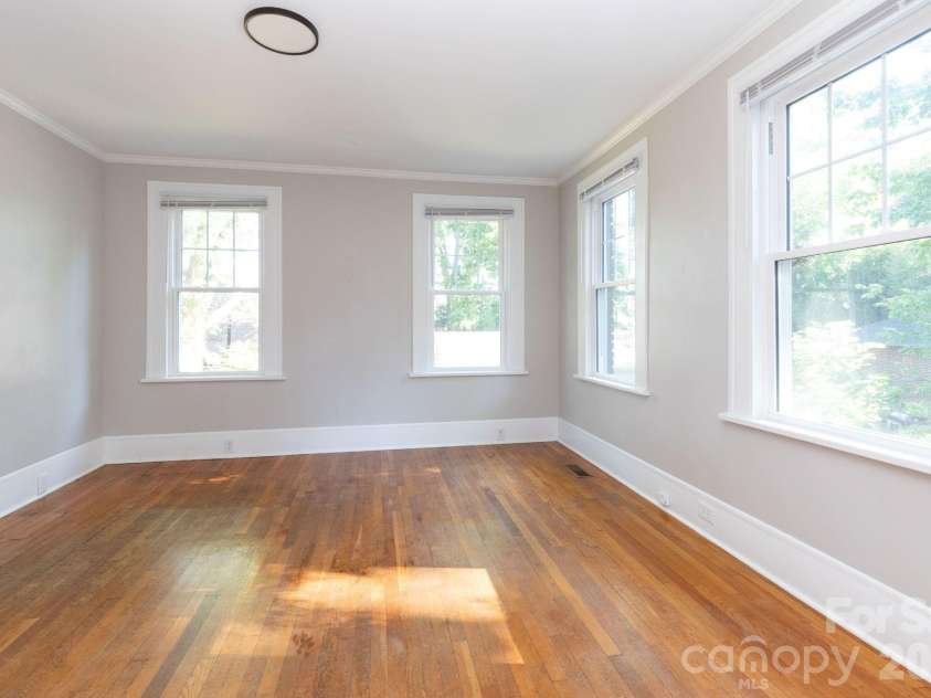 16 Gracelyn Road, Asheville, NC 28804.  MLS# CAR4423922, YatesRealty ID 50559. BR2 - up
