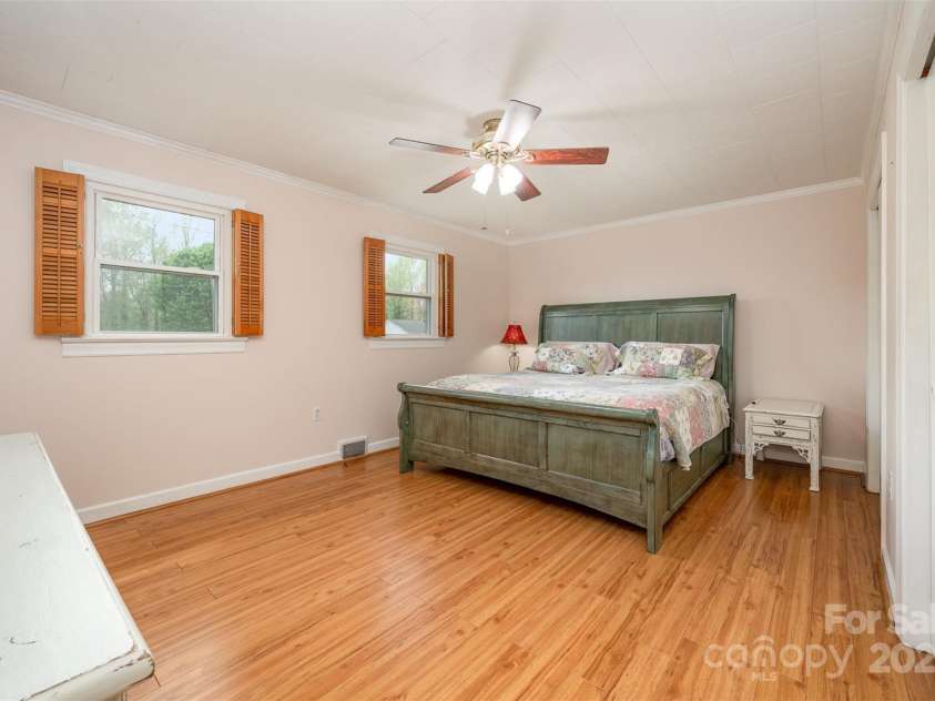 424 Mirror Lake Road, Salisbury, NC 28146.  MLS# CAR4243606, YatesRealty ID 5056. 