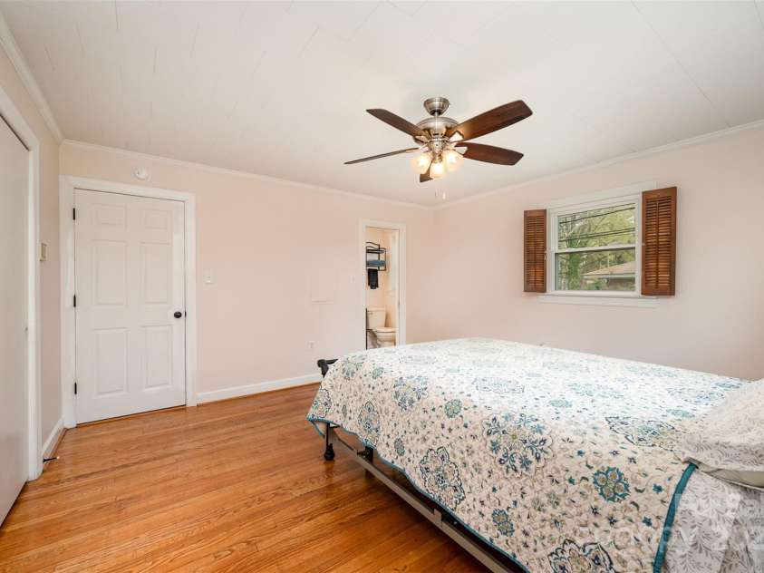 424 Mirror Lake Road, Salisbury, NC 28146.  MLS# CAR4243606, YatesRealty ID 5056. 