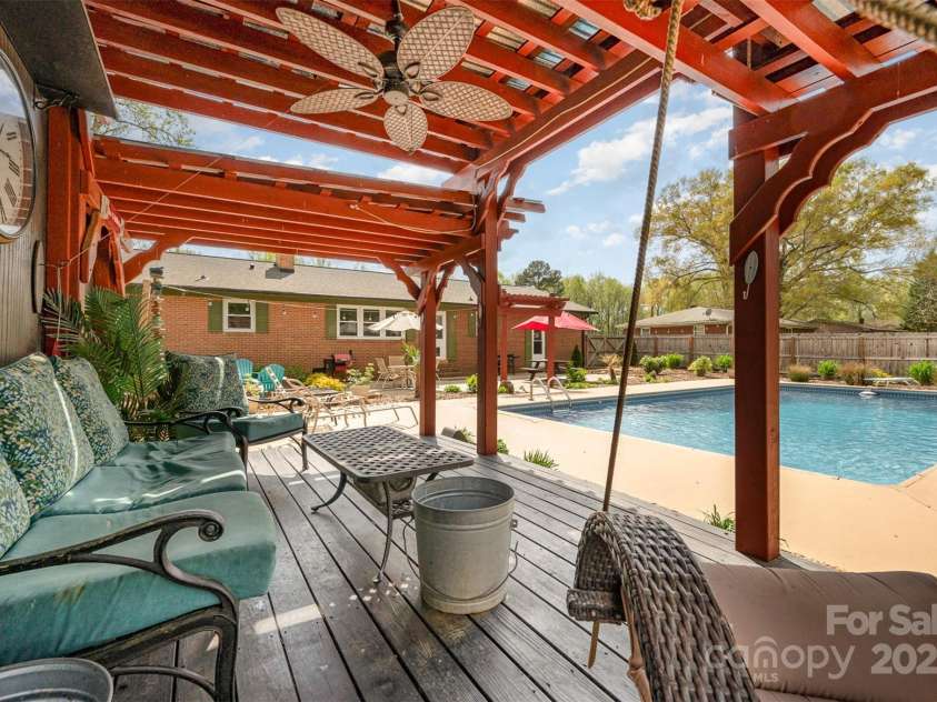 424 Mirror Lake Road, Salisbury, NC 28146.  MLS# CAR4243606, YatesRealty ID 5056. 