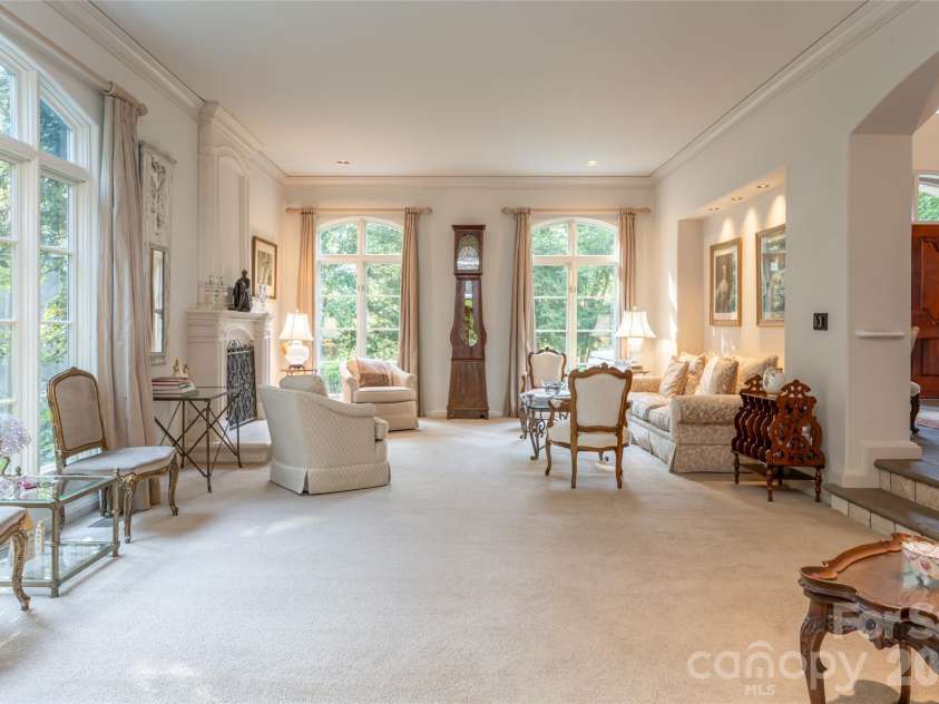6 Frith Drive, Asheville, NC 28803.  MLS# CAR4421366, YatesRealty ID 50563. 