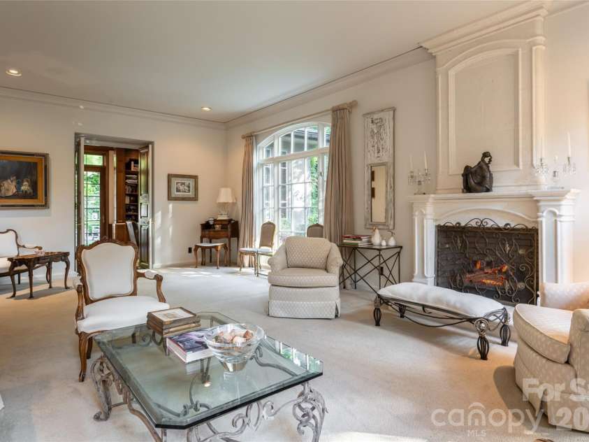 6 Frith Drive, Asheville, NC 28803.  MLS# CAR4421366, YatesRealty ID 50563. 