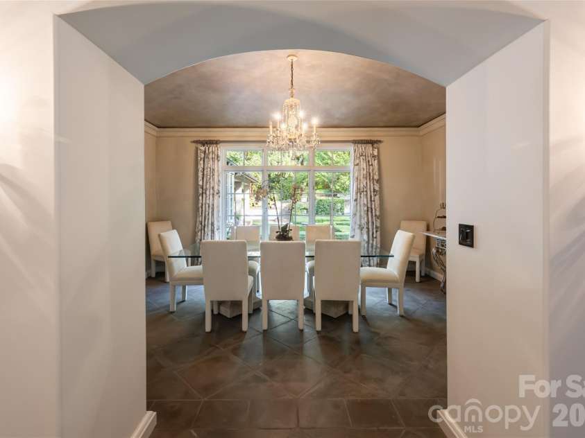 6 Frith Drive, Asheville, NC 28803.  MLS# CAR4421366, YatesRealty ID 50563. 