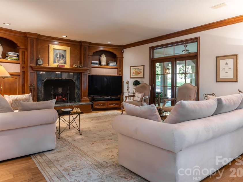 6 Frith Drive, Asheville, NC 28803.  MLS# CAR4421366, YatesRealty ID 50563. 