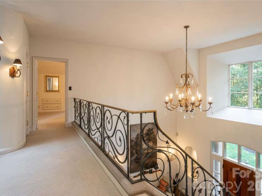 6 Frith Drive, Asheville, NC 28803.  MLS# CAR4421366, YatesRealty ID 50563. 