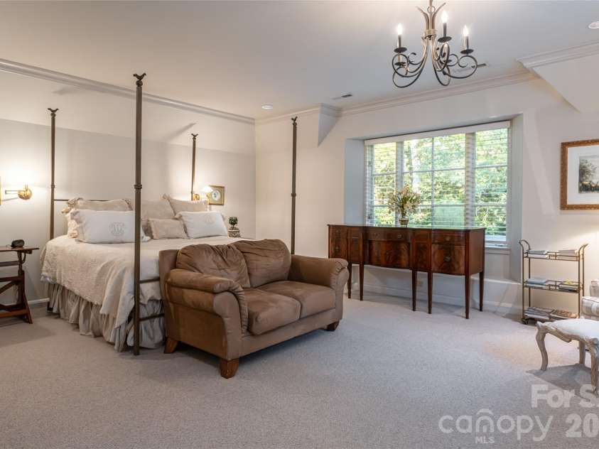 6 Frith Drive, Asheville, NC 28803.  MLS# CAR4421366, YatesRealty ID 50563. 