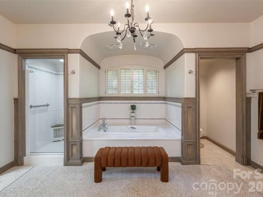 6 Frith Drive, Asheville, NC 28803.  MLS# CAR4421366, YatesRealty ID 50563. 