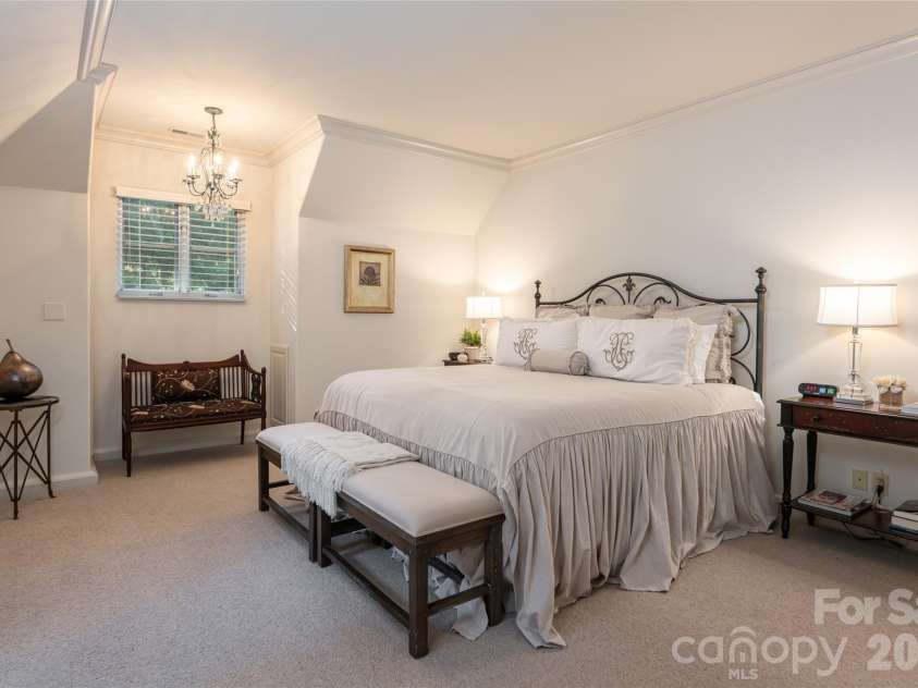 6 Frith Drive, Asheville, NC 28803.  MLS# CAR4421366, YatesRealty ID 50563. 