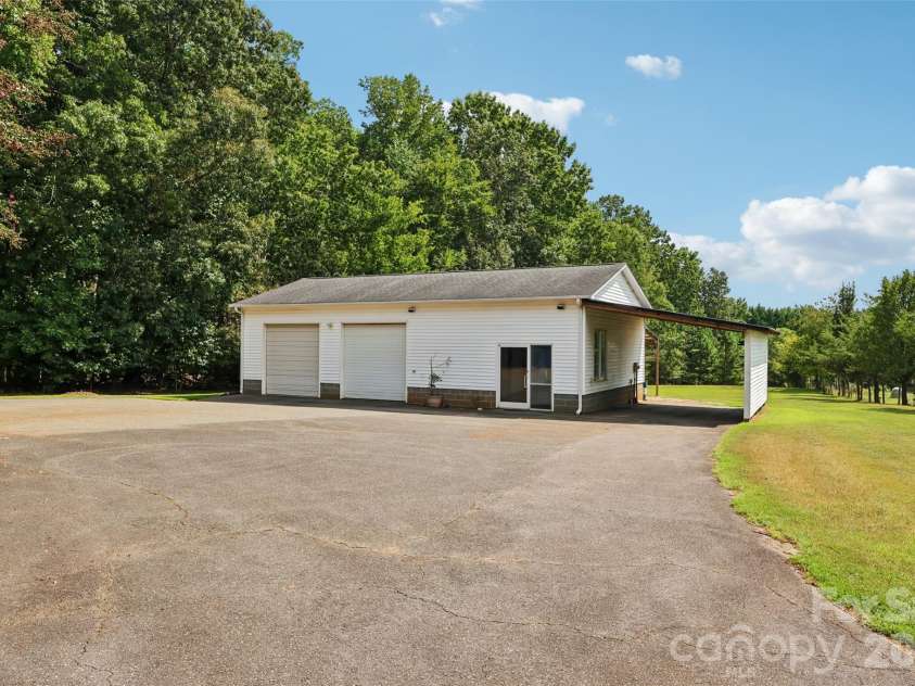 319 Big Indian Loop, Mooresville, NC 28117.  MLS# CAR4415551, YatesRealty ID 50564. 