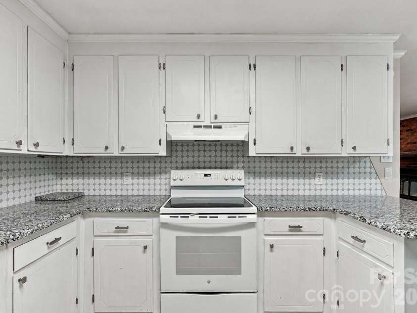 1732 Forest Lake Drive, Rock Hill, SC 29732.  MLS# CAR4423359, YatesRealty ID 50565. 