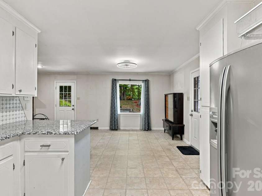 1732 Forest Lake Drive, Rock Hill, SC 29732.  MLS# CAR4423359, YatesRealty ID 50565. 