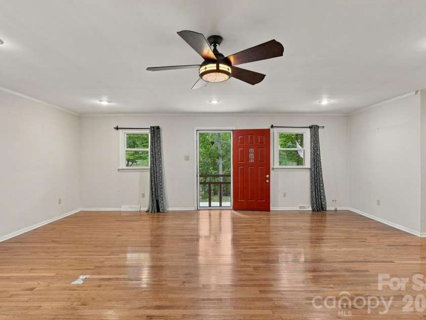 1732 Forest Lake Drive, Rock Hill, SC 29732.  MLS# CAR4423359, YatesRealty ID 50565. 