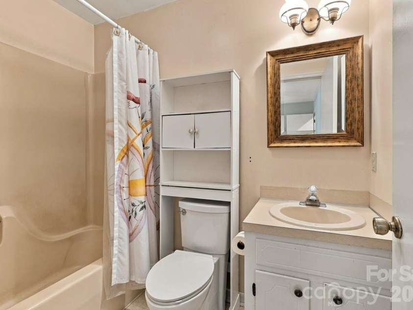 1732 Forest Lake Drive, Rock Hill, SC 29732.  MLS# CAR4423359, YatesRealty ID 50565. 