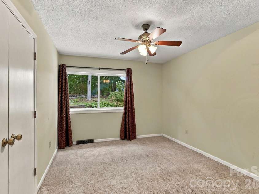 1732 Forest Lake Drive, Rock Hill, SC 29732.  MLS# CAR4423359, YatesRealty ID 50565. 