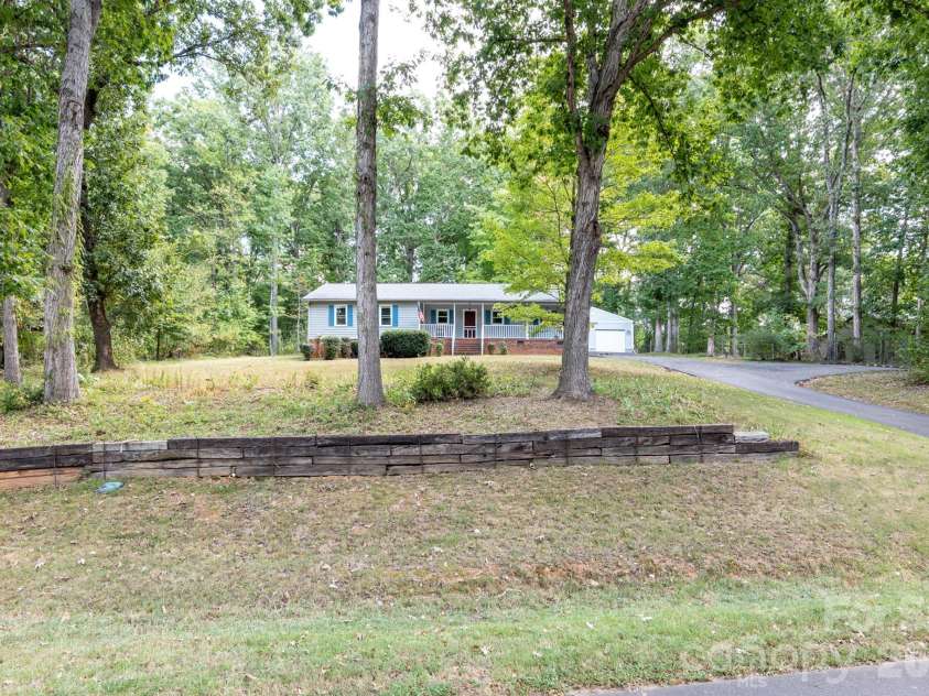 1732 Forest Lake Drive, Rock Hill, SC 29732.  MLS# CAR4423359, YatesRealty ID 50565. 